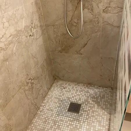 Apparemment Proche De La * Cannes