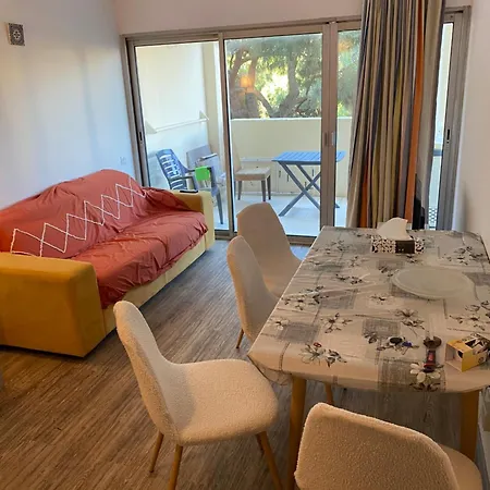 Appartement Apparemment Proche De La *