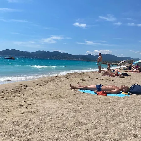 Appartement Apparemment Proche De La *