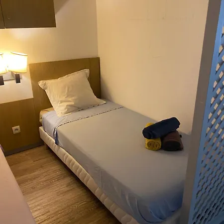 Apparemment Proche De La * Cannes